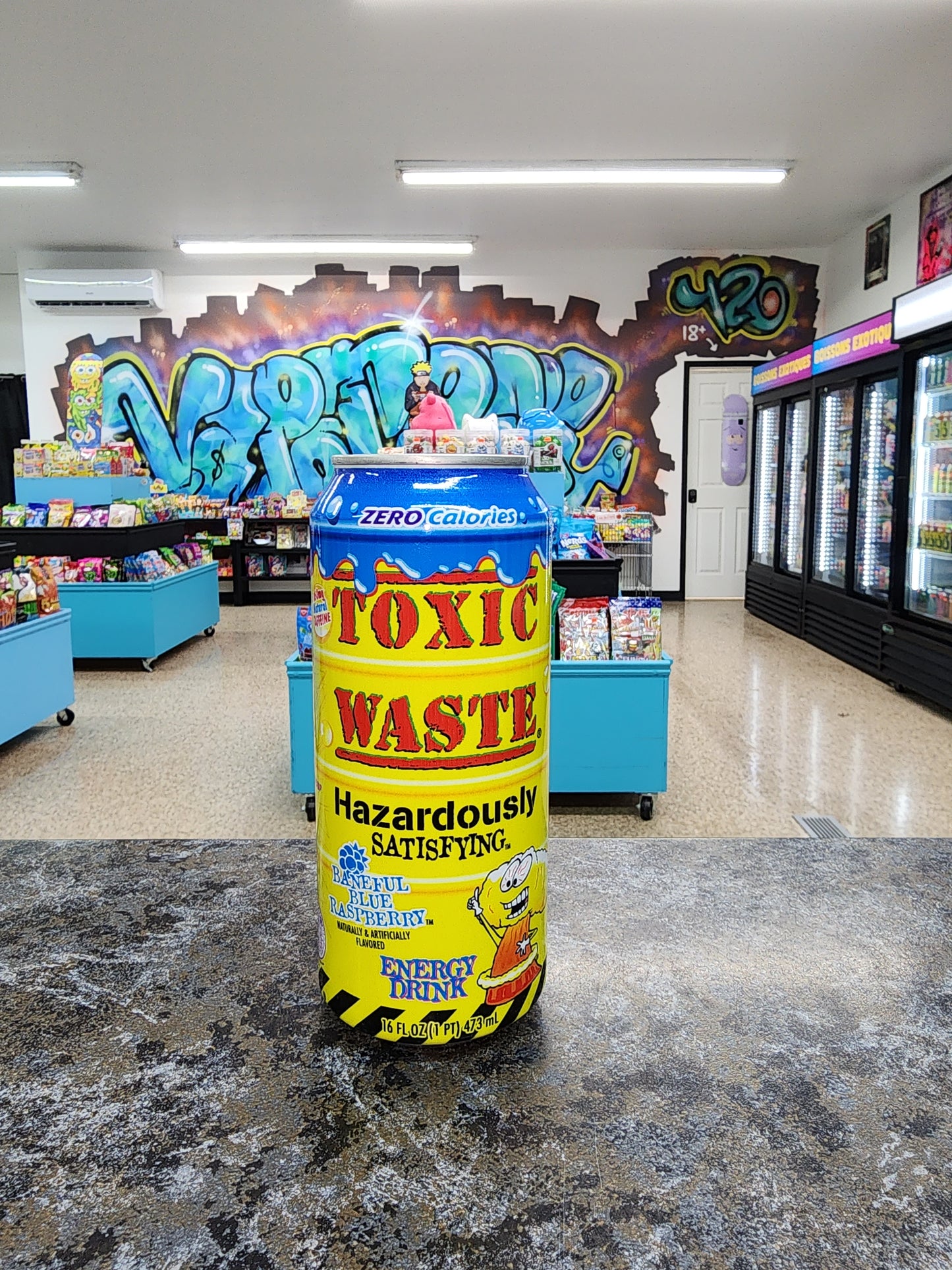 Toxic waste framboise bleu energy drink 473ml